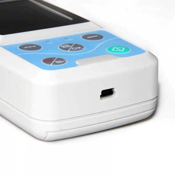 Holter tensiune cu senzor SpO2 Contec PM50